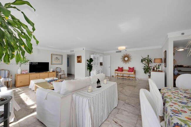 Building Photo - 650 Ocean Dr