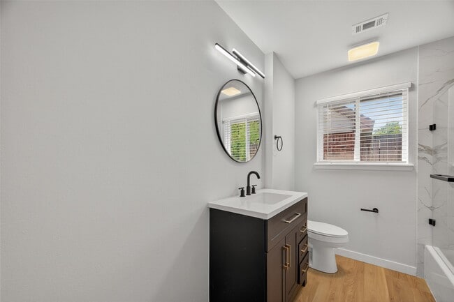 Building Photo - 11742 N Little John Cir