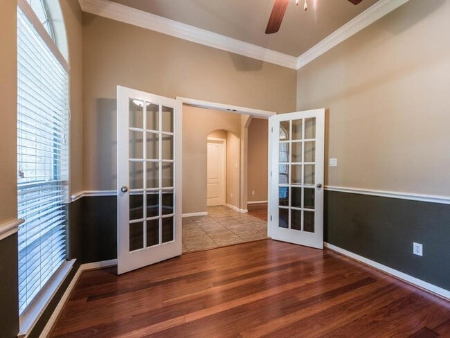 Building Photo - 1007 Savanna Ln