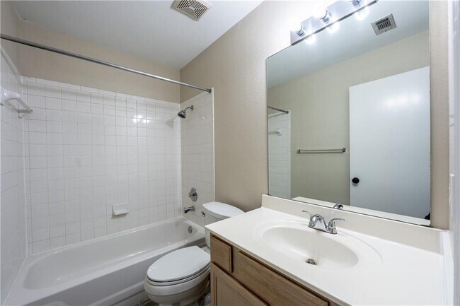 Building Photo - 1607 Greening Way