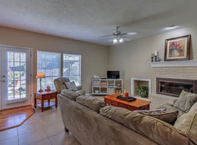 Building Photo - 4009 E 88th St