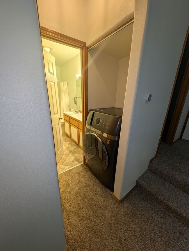 Building Photo - BS01