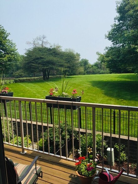 Building Photo - 556 E 32nd St