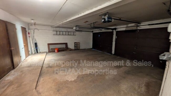 Building Photo - 15 Upland Rd