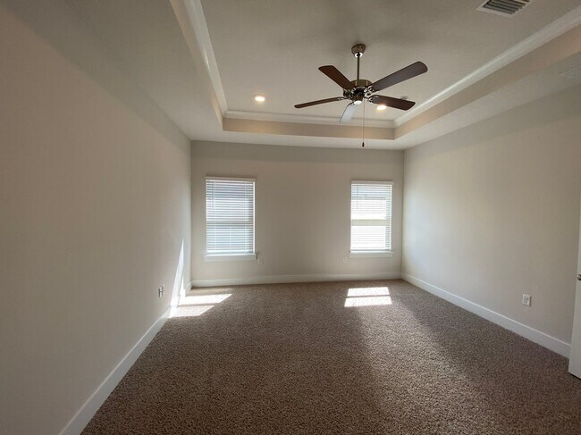 Building Photo - 3398 Southwind Dr