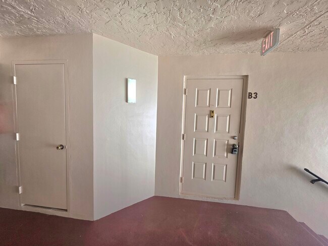 Building Photo - 203 Foxtail Dr