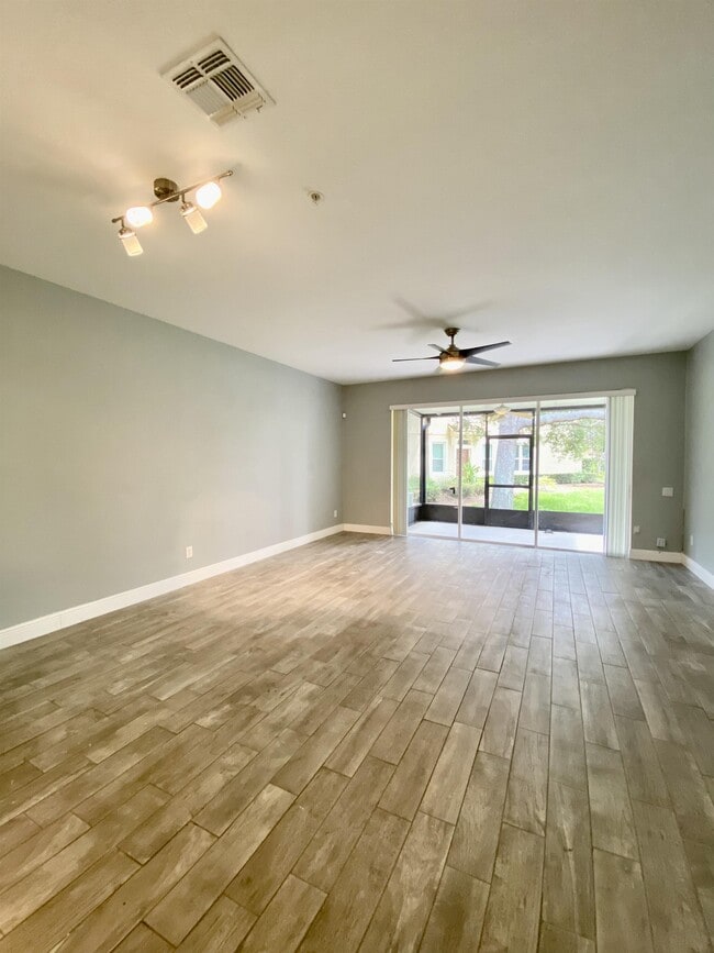 Building Photo - 6396 Daysbrook Dr
