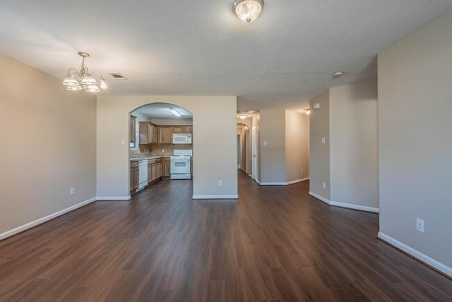 Building Photo - 10233 Azalea Village Dr