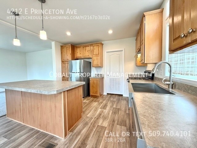 Building Photo - 4212 E Princeton Ave