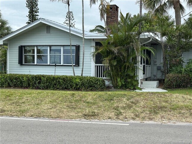 Building Photo - 4490 NE Indian River Dr