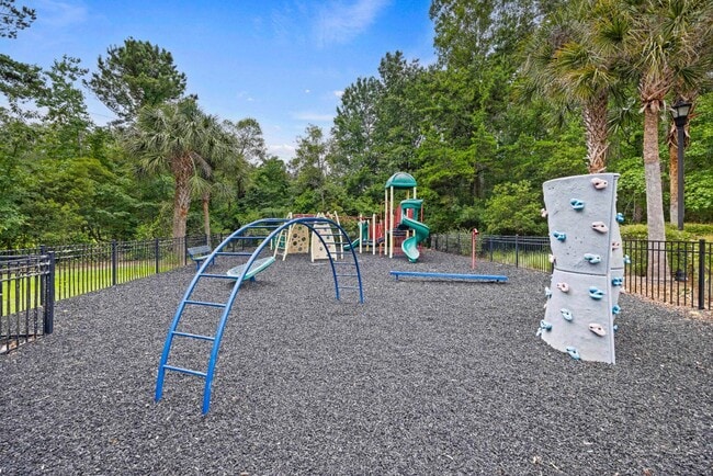 Building Photo - 8831 Kellum Dr