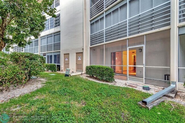 Building Photo - 2401 Antigua Cir