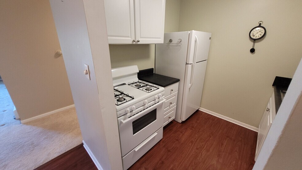 Building Photo - 580 Mesa Dr
