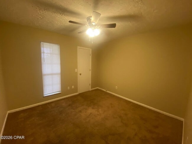 Building Photo - 136 Kristine Blvd