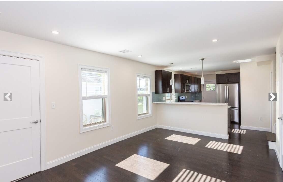 Building Photo - 39 Harvard St