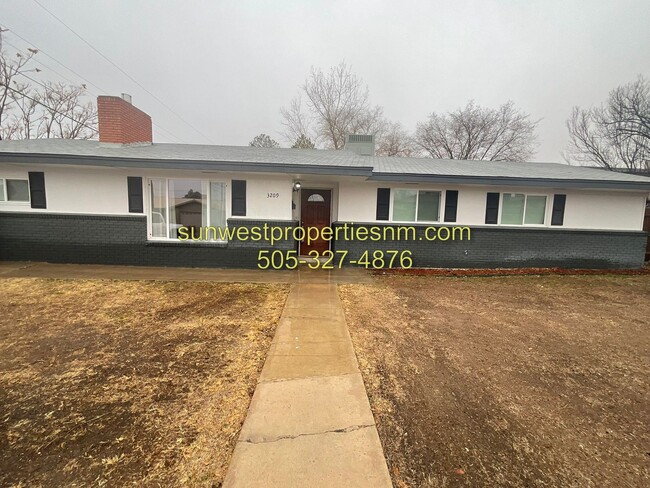 Primary Photo - 3 Bed, 2 Bath Home