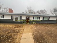 Building Photo - 3 Bed, 2 Bath Home