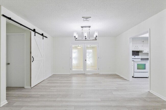 Building Photo - 2112 Brunswick Cir