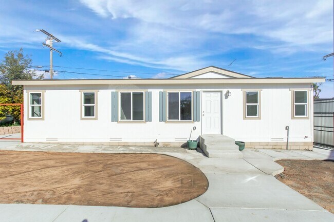 Building Photo - New Build 2 Bedroom / 2 Bath + Office Home in Mount Hope!