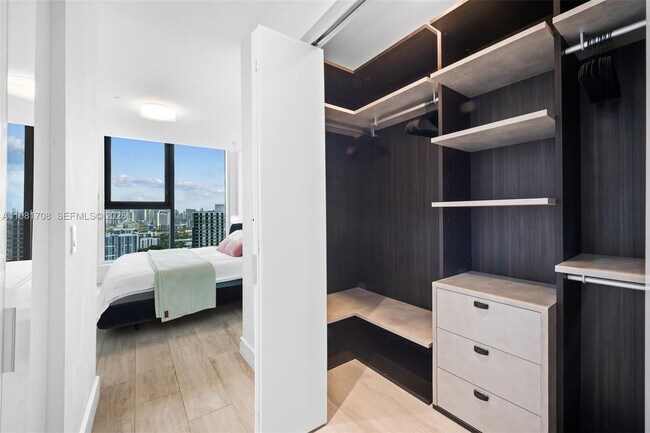 Building Photo - 121 NE 34th St