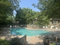 Building Photo - 2071 Woodlawn Dr SW