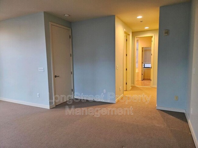 Building Photo - 2176 NW 16th Ave