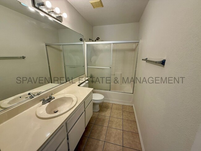 Building Photo - Two Story Orangecrest Home