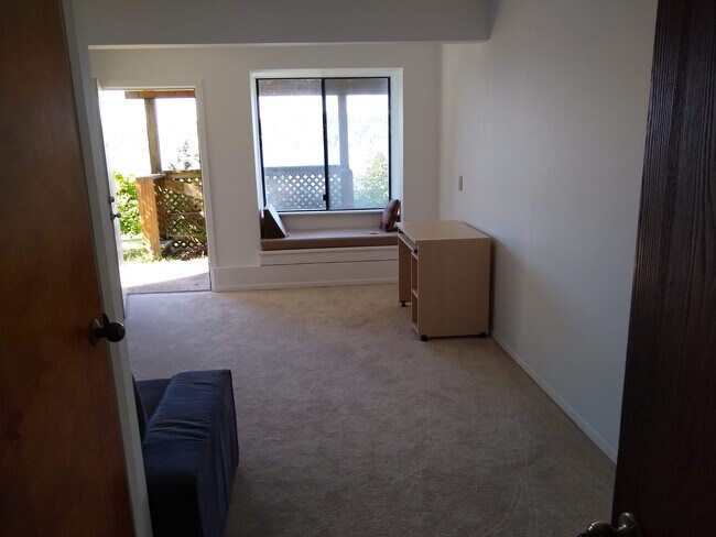 Building Photo - 10410 Dixon Dr S