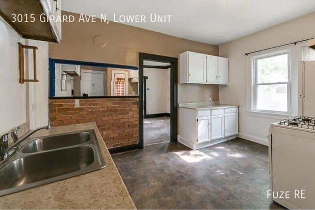 Building Photo - 3015 N Girard Ave