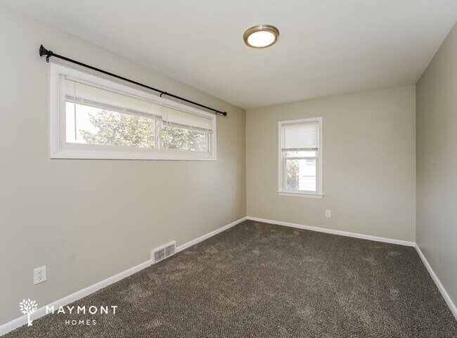 Building Photo - 37 Orrville Ave