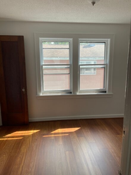 Smaller bedroom or office space, new floors and painted - 190 Hamilton Dr