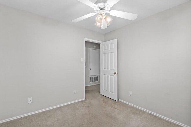 Building Photo - 440 Grey Feather Ct