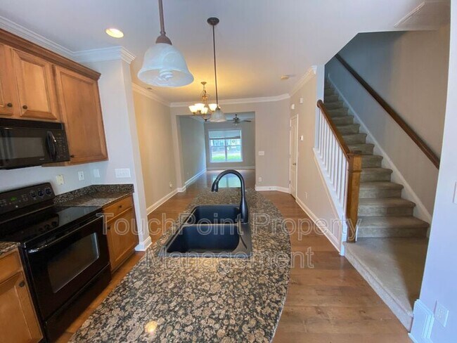 Building Photo - 252 Hurston Cir