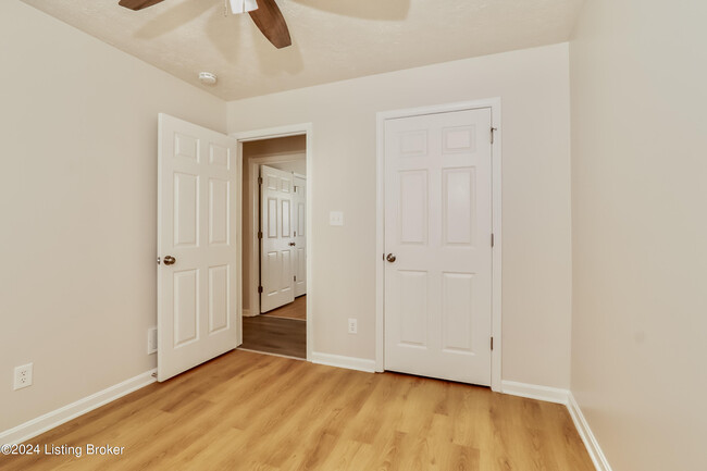 Building Photo - 106 Drake Dr