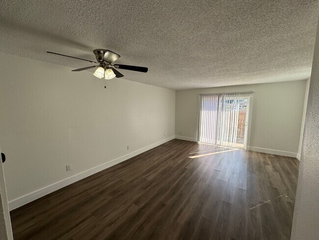 Building Photo - 2105 Giuffrias Ave