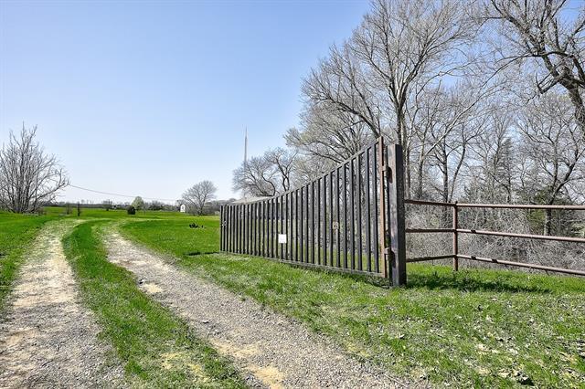 Building Photo - 2281 Carpenters Bluff Rd