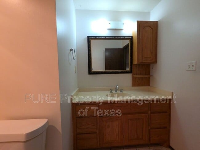 Building Photo - 12709 Burson Dr