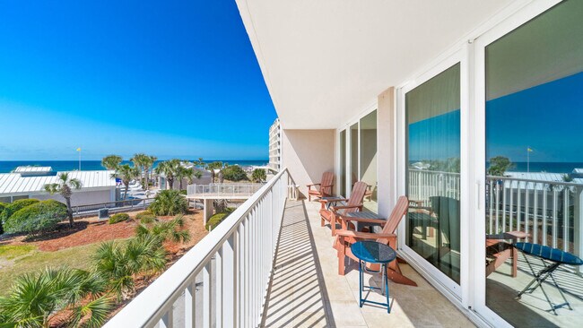 Building Photo - 7205 Thomas Dr