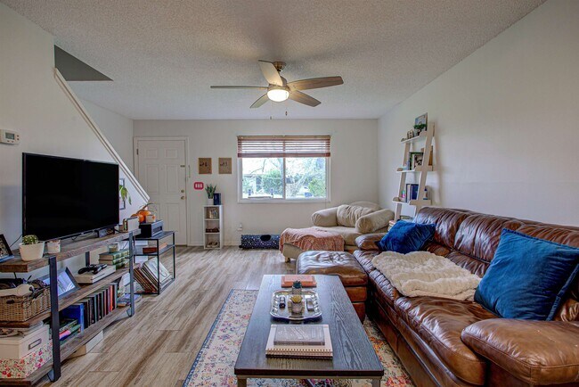 Building Photo - 118 Rio Del Mar St