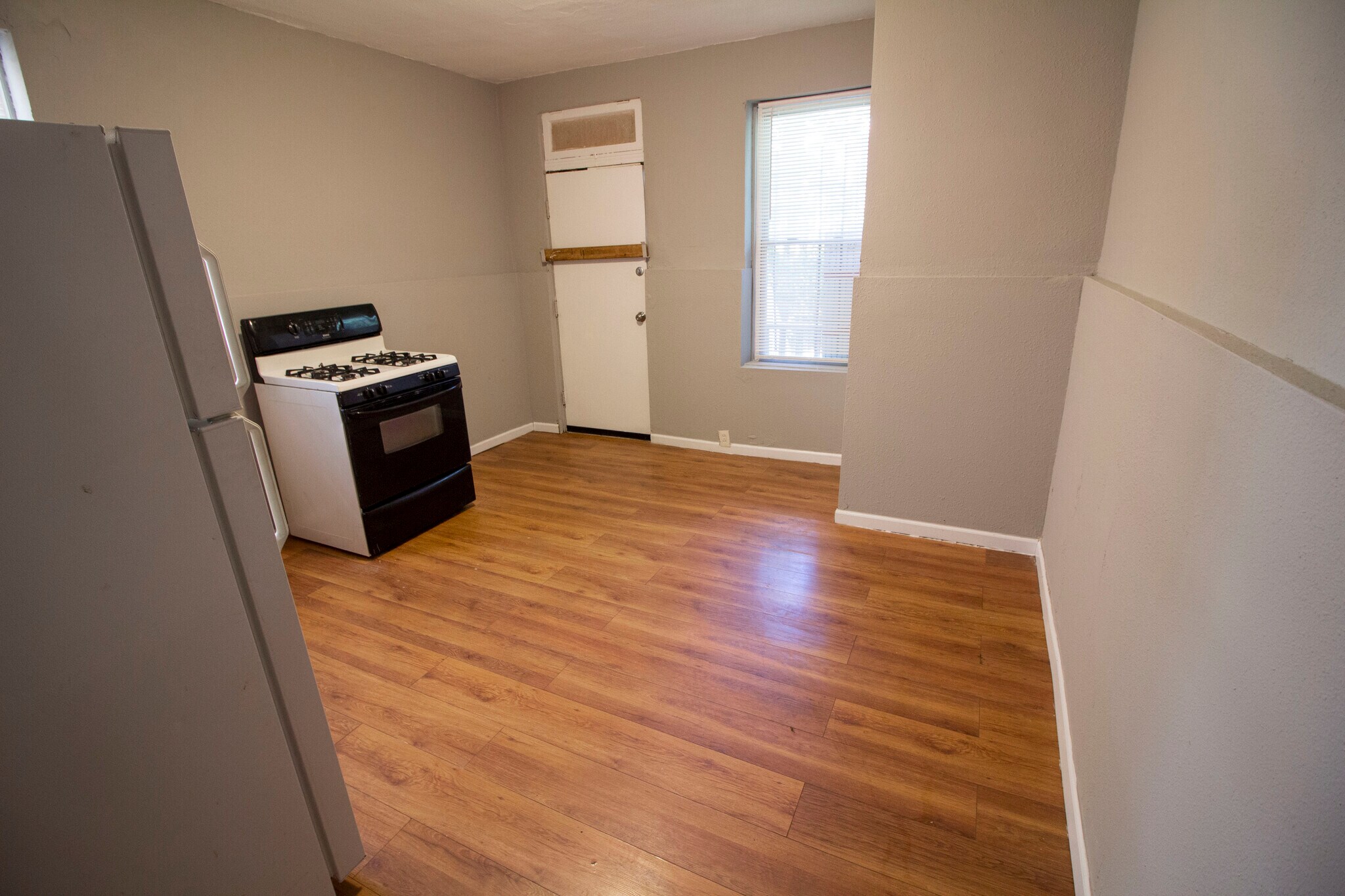 Building Photo - 2835 Miami St