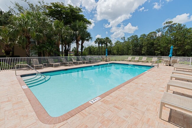 Building Photo - Fully Furnished Seasonal Condo Rental At G...