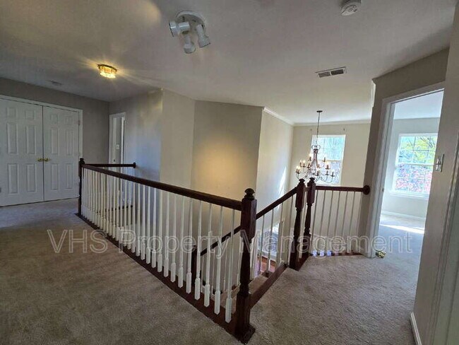 Building Photo - 2520 Post Oak Dr