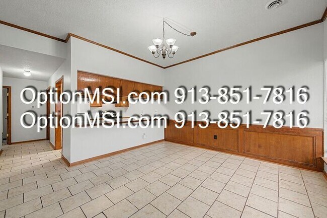 Building Photo - Charming & Spacious 2-Bed / 2-Bath Apartment in Gladstone