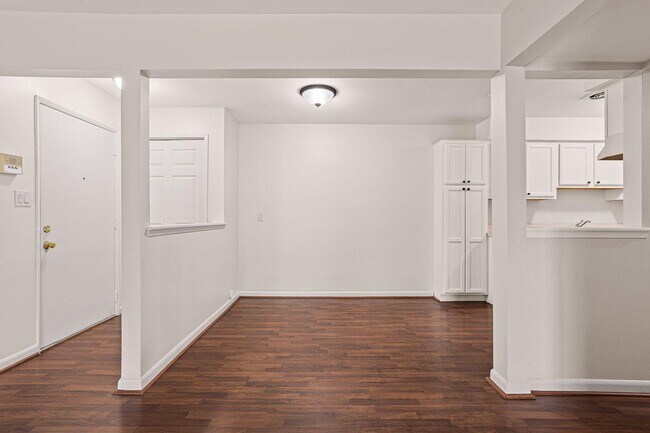 Building Photo - 44417 Savery Dr