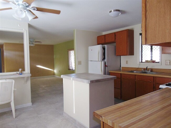 Building Photo - 10536 E Amber Dr