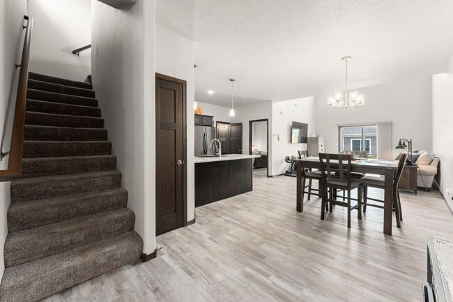 Building Photo - 4500 E Whisper Ridge Pl