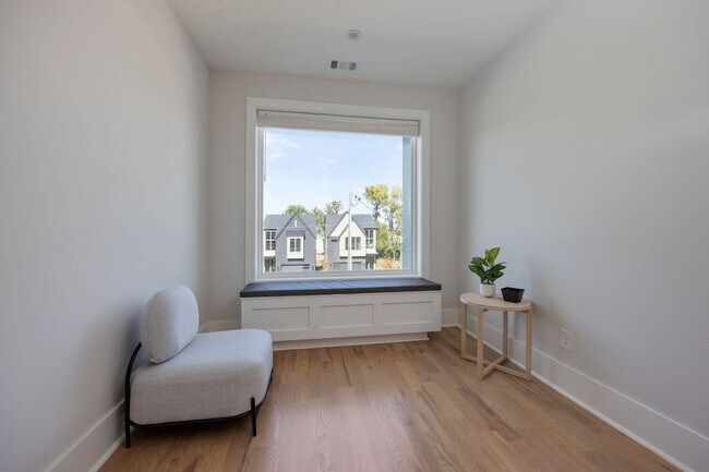 Building Photo - 521 Camden Dr