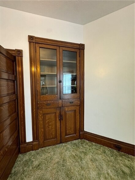 Building Photo - 407 Fallowfield Ave