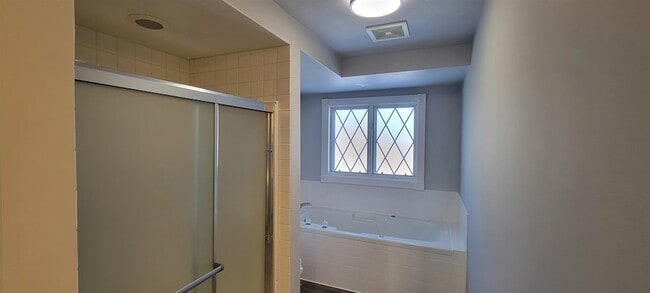 Building Photo - 5106 Meinders Rd