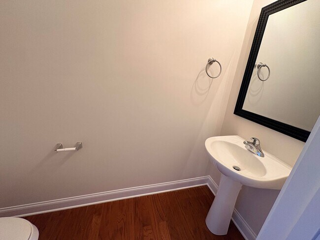 Building Photo - 2 Bedroom Townhome in Prosperity Village